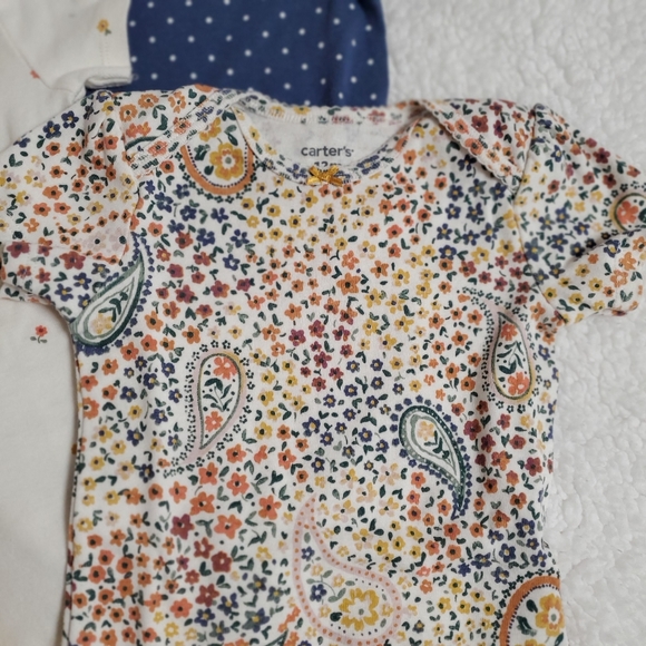 Carters 12m 5 pack bodysuits - Picture 2 of 7